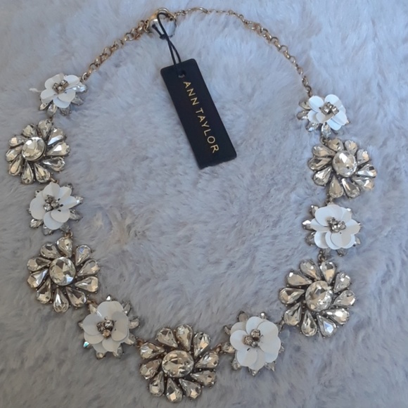 Ann Taylor Jewelry - Ann Taylor statement necklace